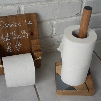 dérouleur-distributeur-WC-papier-toilette-bois-personnalisé-humour-artisanal-mural-à-poser