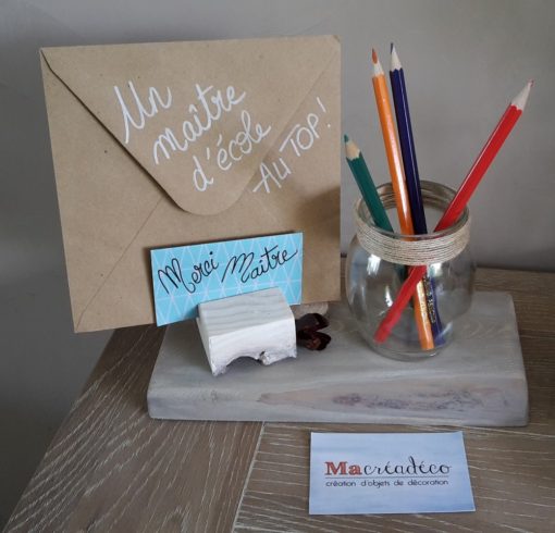 support-pot-crayons-bureau-cadeau-maitresse-fin-d'année-message-bois-personnalisé-artisanal