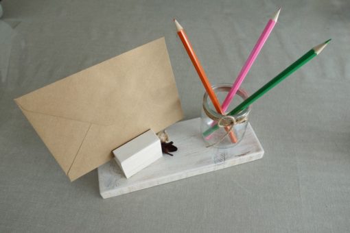 support-pot-crayons-bureau-cadeau-maitresse-fin-d'année-message-bois-personnalisé-artisanal