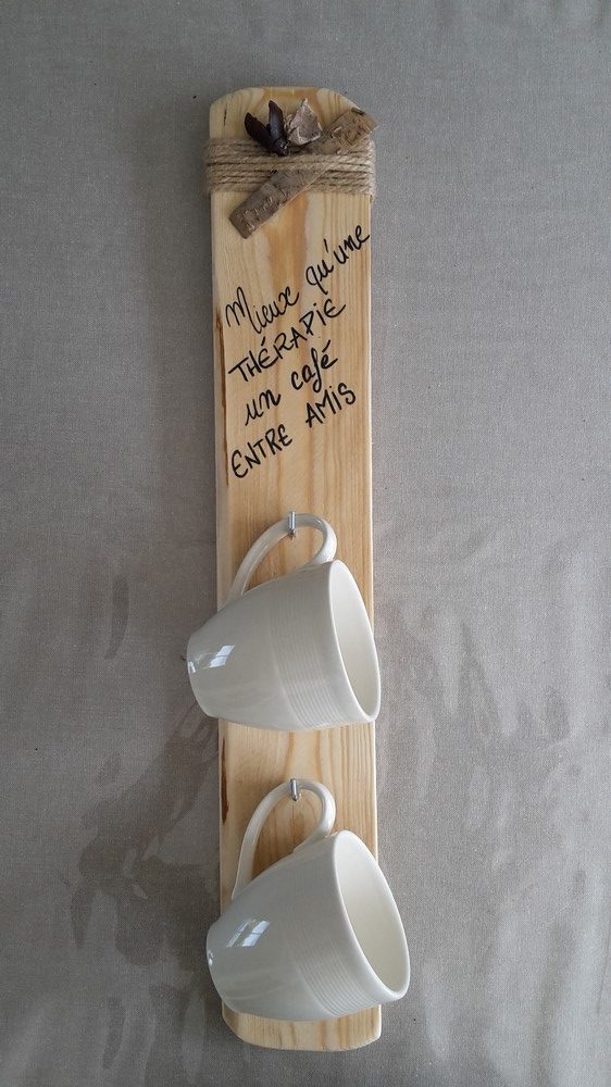 présentoir-support-rangement-tasses-mugs-murale-cuisine-café-bois-personnalisé-artisanal présentoir-support-rangement-tasses-mugs-murale-cuisine-café-bois-personnalisé-artisanal
