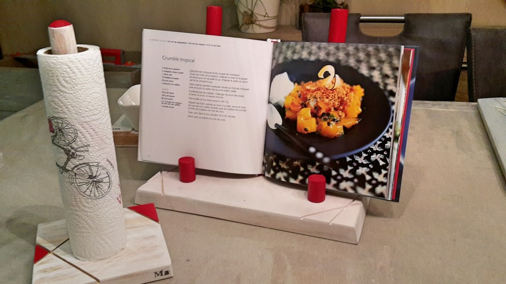 support sopalin-livres-recettes-cuisine-bois-pas de calais (1) support-essuie-tout-sopalin-livres-recettes-cuisine-bois-personnalisé-artisanal