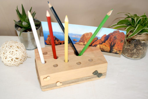 support-crayons-bureau-cadeau-maitresse-fin-d'année-bois-personnalisé-artisanal