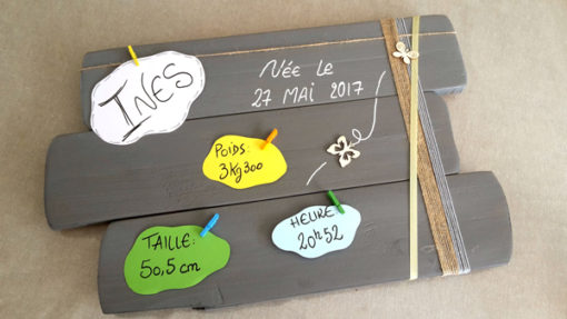 tableau-bois-cadeau-naissance-bébé-personnalisé-décoration-chambre-artisanal