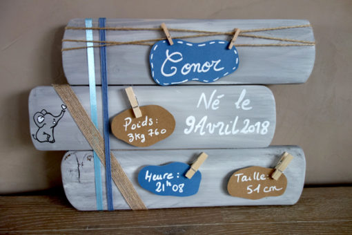 tableau-bois-cadeau-naissance-bébé-personnalisé-décoration-chambre-artisanal