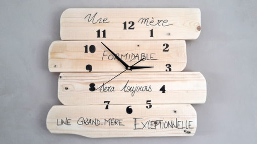 horloge-murale-bois-décoration-personnalisé-artisanal-citation-naturel-pendule