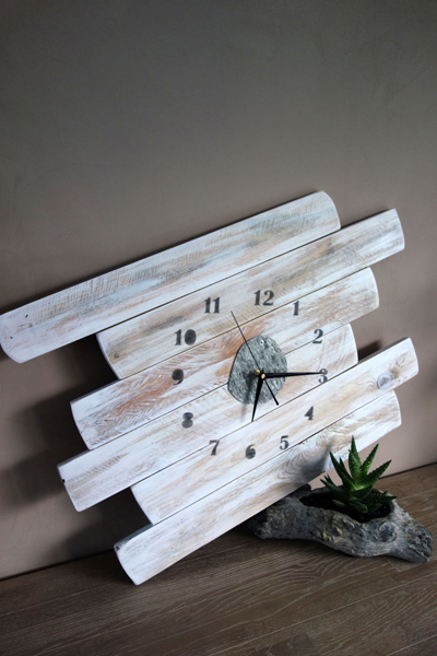 horloge-murale-bois-décoration-personnalisé-artisanal-pendule