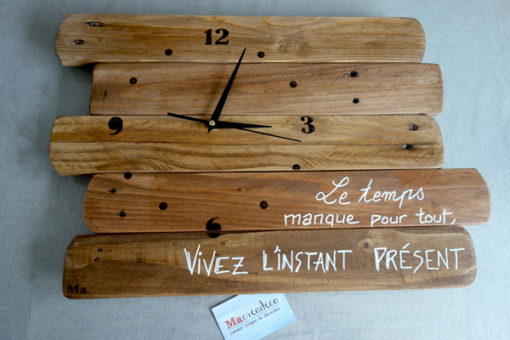 horloge-murale-bois-décoration-personnalisé-artisanal-citation-naturel-pendule