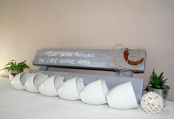 présentoir-support-rangement-tasses-mugs-murale-cuisine-café-bois-personnalisé-artisanal présentoir-support-rangement-tasses-mugs-murale-cuisine-café-bois-personnalisé-artisanal