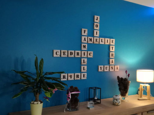 scrabble-mural-bois-lettre-géant-mots-prenoms-décoration-maison-personnalisé-artisanal