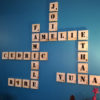 scrabble-mural-bois-lettre-géant-mots-prenoms-décoration-maison-personnalisé-artisanal