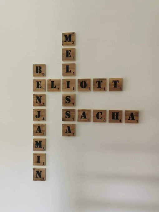 scrabble-mural-bois-lettre-géant-mots-prenoms-décoration-maison-personnalisé-artisanal