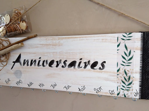 calendrier-anniversaires-évènement-perpétuel-pastille-bois-personnalisé-artisanal-cadeau-décoration