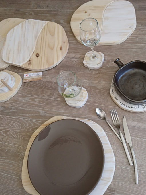 set-de-table-assiette-vaisselle-bois-unique