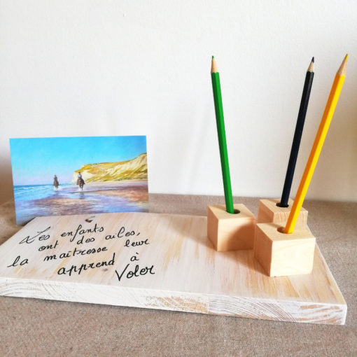 support-pot-porte-crayons-bois-décoration-bureau-cadeau-maitresse-fin-d'année-message-bois-personnalisé-artisanal