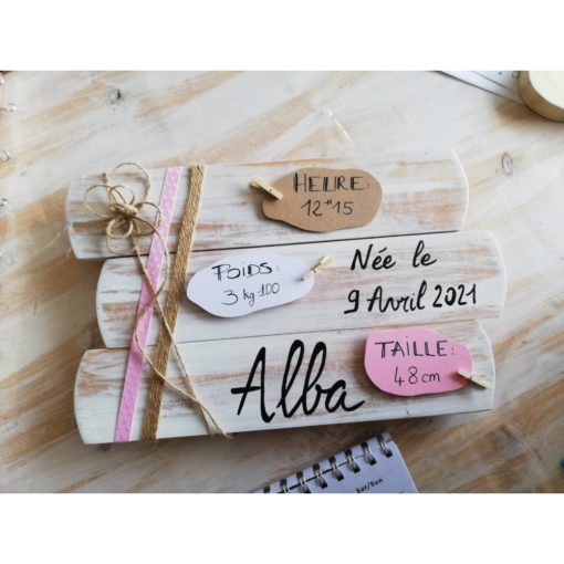 tableau-bois-cadeau-naissance-bébé-personnalisé-décoration-chambre-artisanal