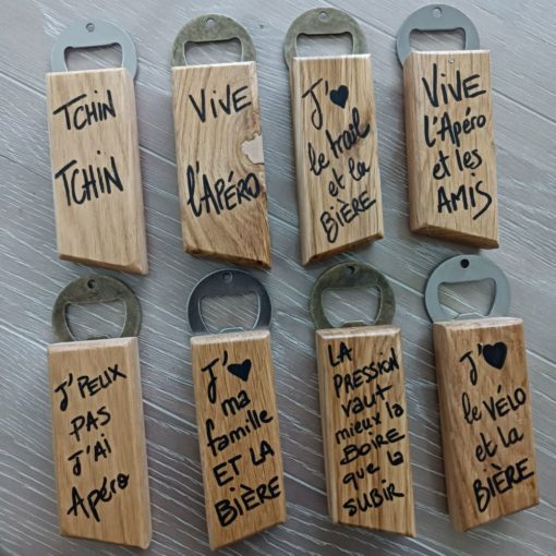 décapsuleur-ouvre-cannette-bière-main-bois-artisanal-cadeau-personnalisé