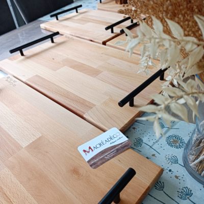planche-plateau-bois-poignée-noire-apéro-personnalisé-artisanal-aperitif
