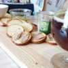 planche-plateau-bois-poignée-noire-apéro-personnalisé-artisanal-aperitif
