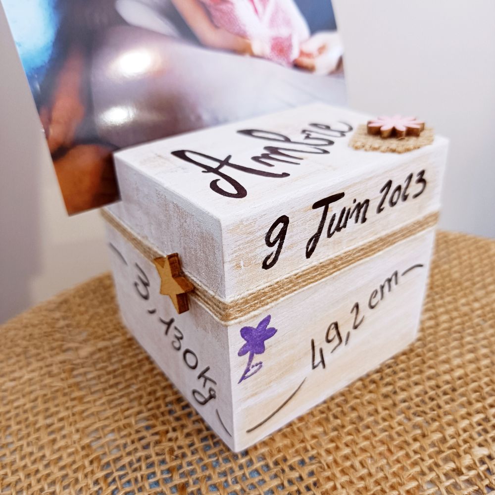 cube-naissance-cadeau-prénom-poids-taille-bois-artisanal-décoration cube-naissance-cadeau-prénom-poids-taille-bois-artisanal-décoration