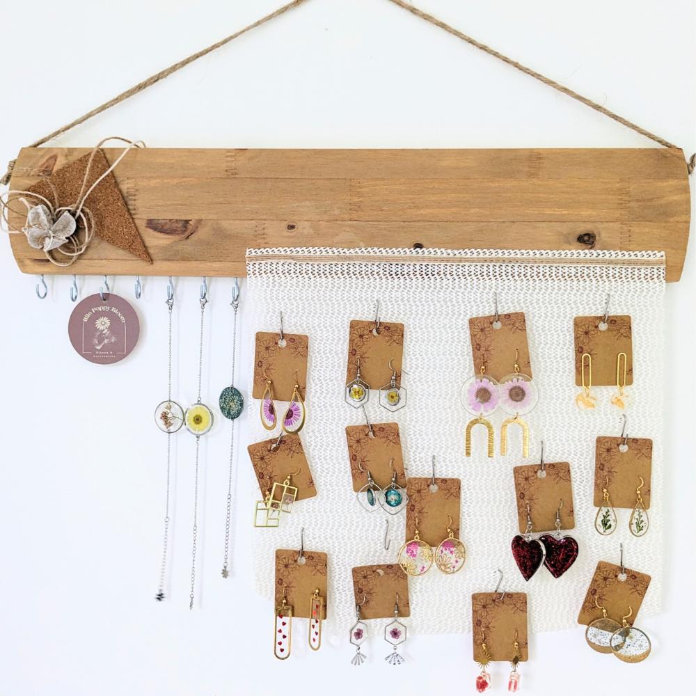 présentoir-support-bijoux-pose-bois-personnalisé-artisanal-cadeau présentoir-support-bijoux-pose-bois-personnalisé-artisanal-cadeau