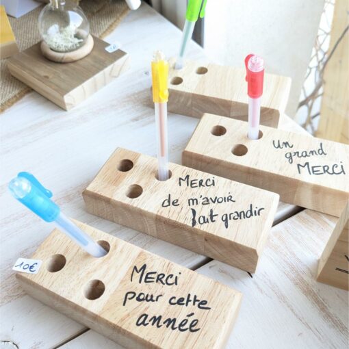 cadeau-bois-personnalisé-artisanal-maitre-maitresse-scolaire