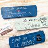 pancarte-plaque-panneau-décoration-maison-cadeau-bois-personnalisé-artisanal-citation Plaques murales humoristiques en bois coloré.