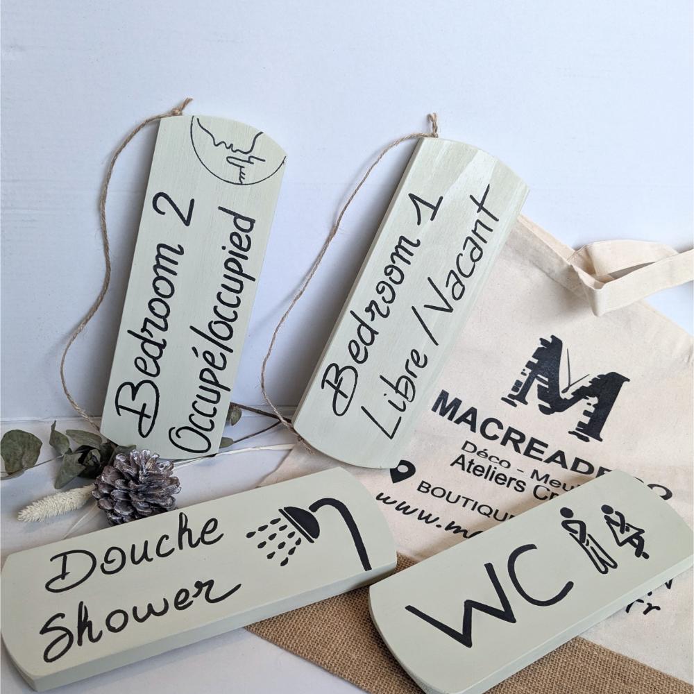 pancarte-plaque-panneau-porte-décoration-maison-cadeau-bois-personnalisé-artisanal-citation Plaques de chambre et douche en bois peint.
