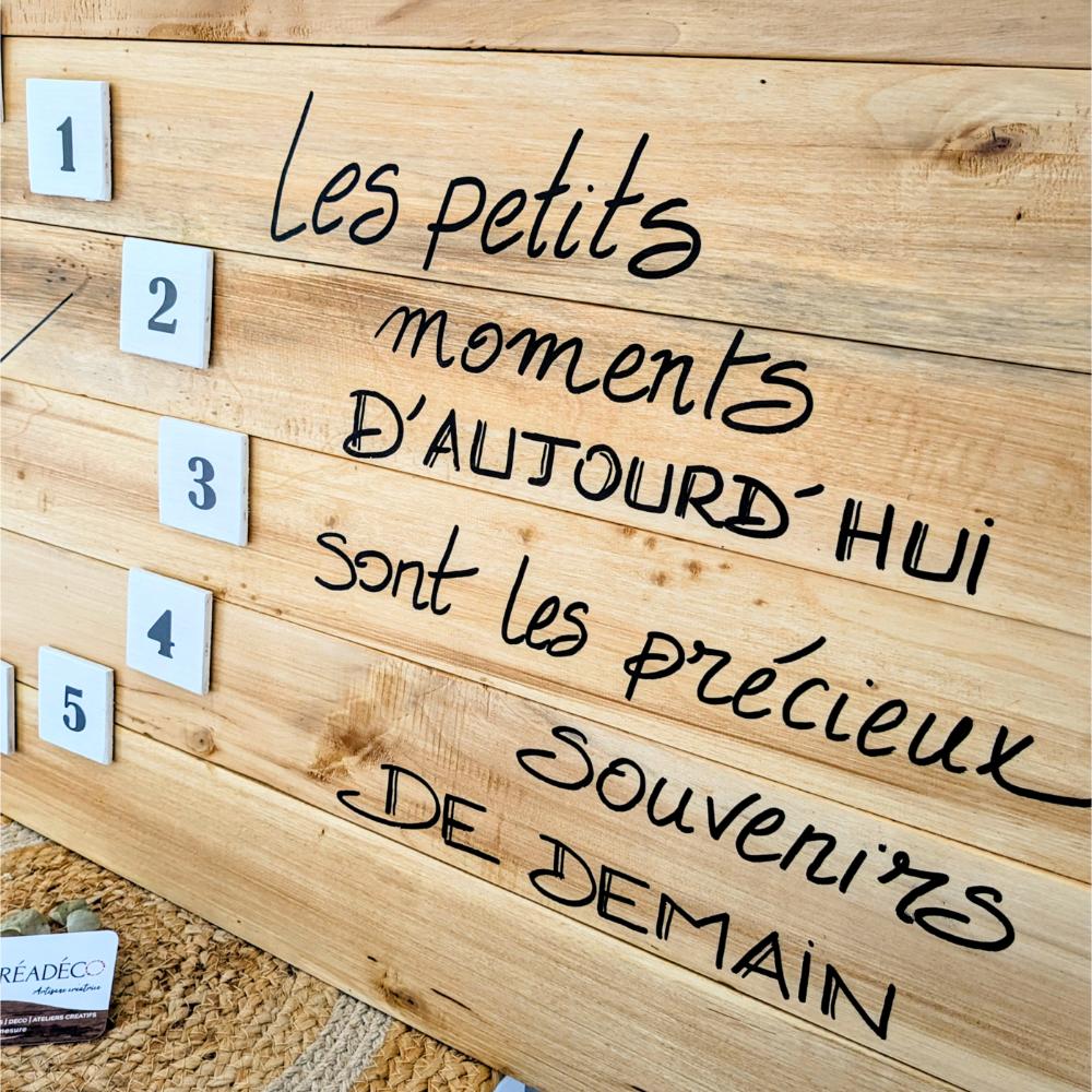 Citation inspirante sur fond en bois